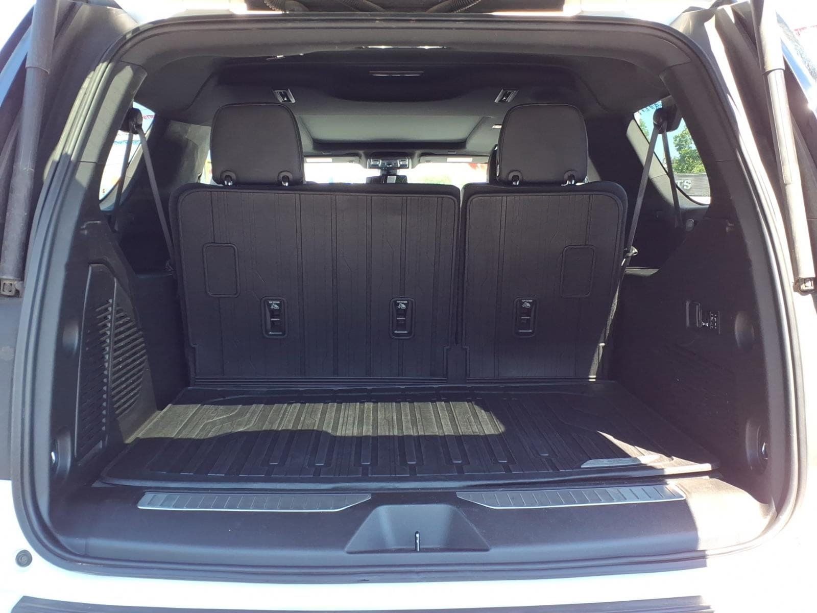 Used 2022 GMC Yukon XL AT4 AWD/4WD image 17