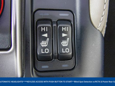 Used 2024 Subaru Forester Premium AWD/4WD image 11