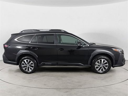 Certified 2025 Subaru Outback Premium image 6