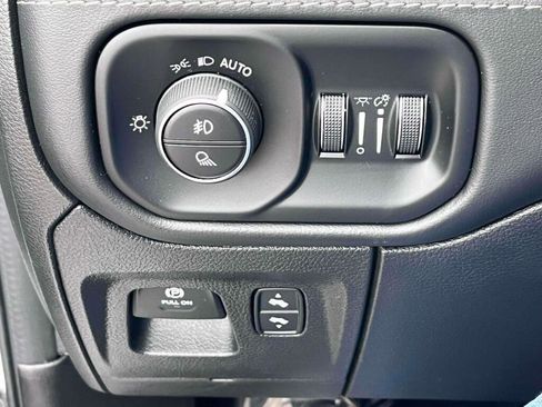 Used 2023 RAM 1500 Limited w/ Night Edition AWD/4WD image 32
