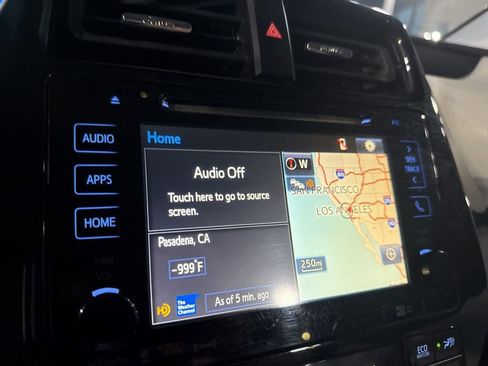 Used 2016 Toyota Prius Three image 18