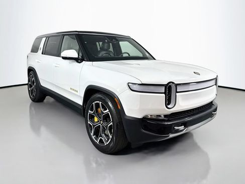 Used 2024 Rivian R1S Adventure AWD/4WD image 4