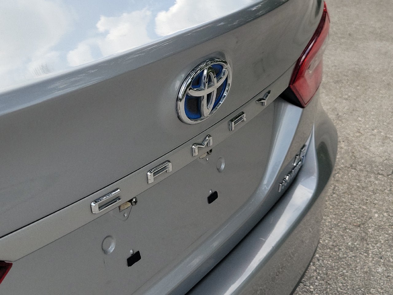 Used 2019 Toyota Camry LE FWD image 6