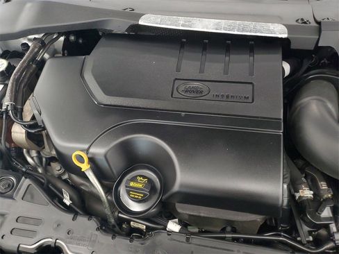 Used 2020 Land Rover Range Rover Evoque SE image 11