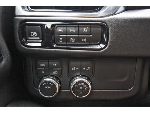 Used 2026 GMC Yukon XL Denali w/ Sun & Power Step Package AWD/4WD image 21