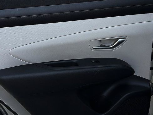 Used 2025 Hyundai Tucson SEL FWD image 9