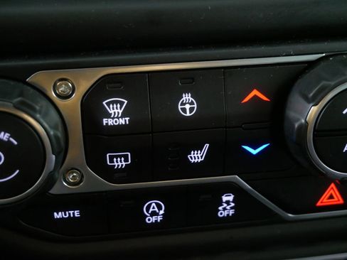 Used 2018 Jeep Wrangler Unlimited Sport S image 26