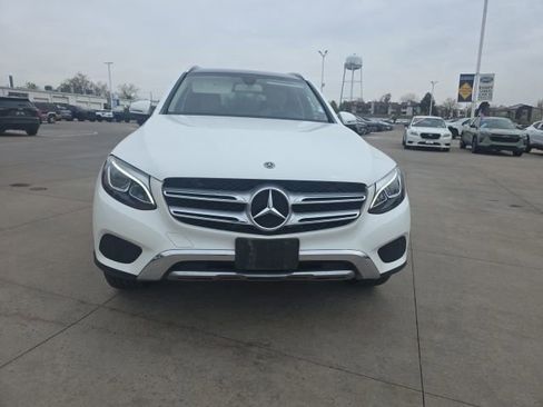 Used 2019 Mercedes-Benz GLC 350e 4MATIC image 2
