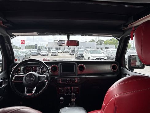 Used 2019 Jeep Wrangler Unlimited Sahara w/ Safety Group AWD/4WD image 10