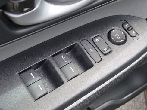 Used 2018 Honda CR-V LX image 23