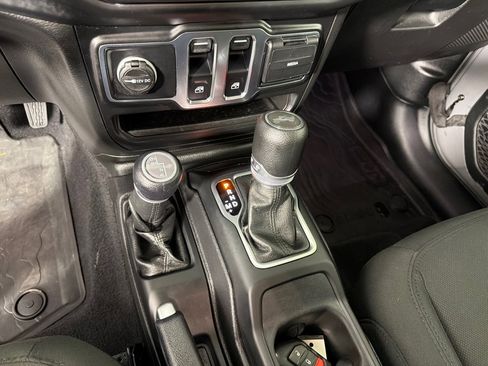 Used 2021 Jeep Wrangler Sport image 18