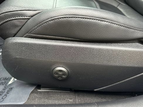 Used 2023 Mercedes-Benz C 300 Sedan image 14