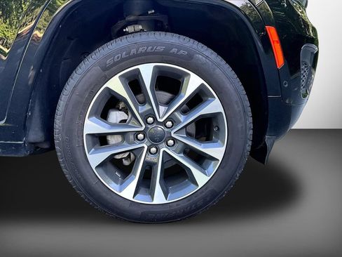 Certified 2023 Jeep Grand Cherokee Overland w/ Adv Protech Group III AWD/4WD image 34
