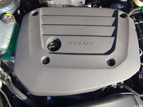 New 2026 Volvo XC40 B5 Plus w/ Protection Package Premier image 22