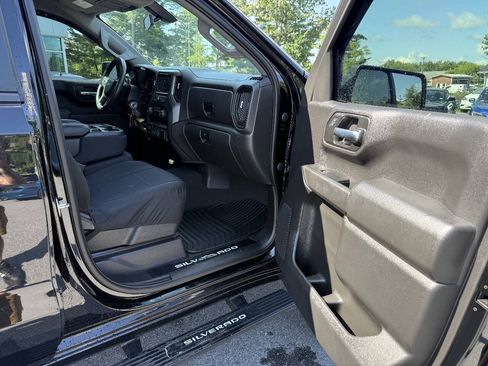 Used 2022 Chevrolet Silverado 1500 Custom AWD/4WD image 7