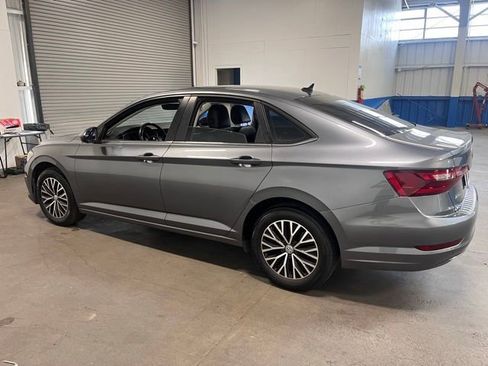 Used 2021 Volkswagen Jetta SE image 5