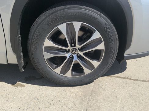 Used 2022 Toyota Highlander XLE image 32