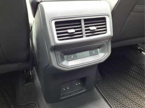 Used 2024 Volkswagen Atlas Cross Sport SEL Premium R-Line AWD/4WD image 11