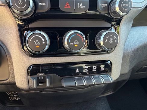 New 2026 RAM 1500 Express AWD/4WD image 19