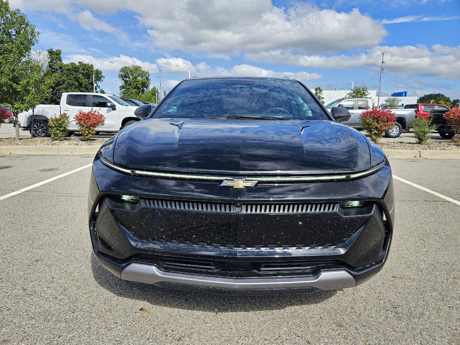 Used 2025 Chevrolet Equinox EV LT w/ Convenience Package FWD image 2