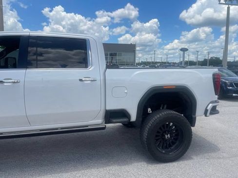 Used 2024 GMC Sierra 2500 Denali Ultimate AWD/4WD image 7