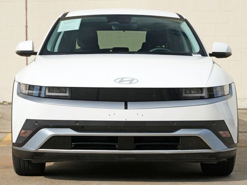 Used 2025 Hyundai Ioniq 5 SE RWD image 5