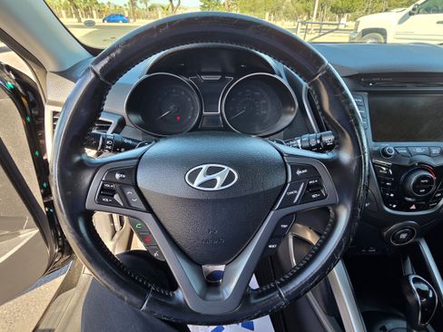Used 2015 Hyundai Veloster Turbo w/ Option Group 04 FWD image 14