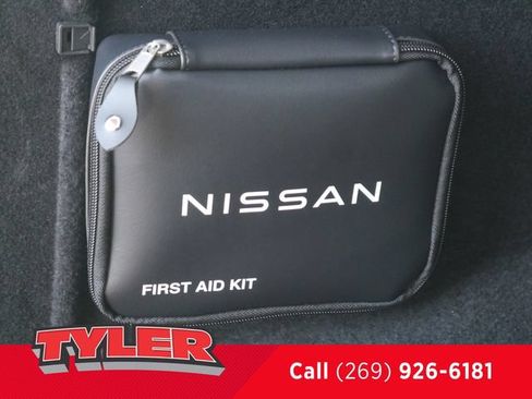 Used 2024 Nissan Rogue S FWD image 16