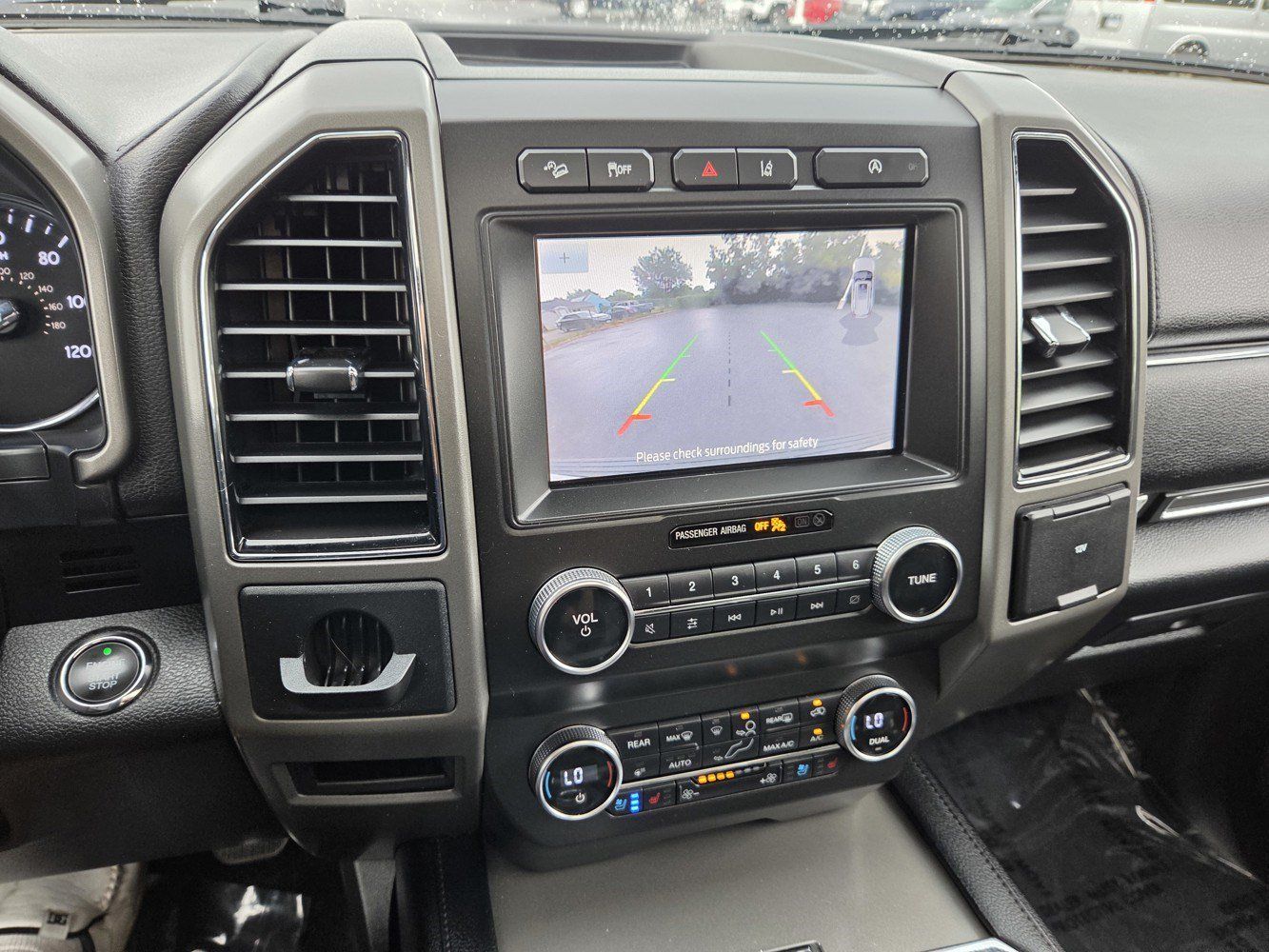 Used 2020 Ford Expedition XLT w/ Equipment Group 202A AWD/4WD image 10