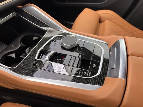 Used 2024 BMW X6 xDrive40i w/ Premium Package image 18