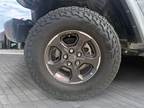Used 2021 Jeep Gladiator Rubicon AWD/4WD image 9
