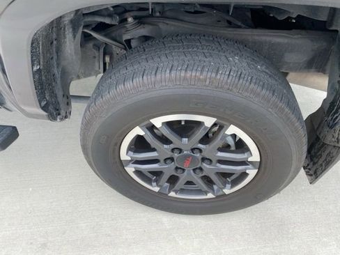 Used 2024 Toyota Tacoma TRD Sport RWD image 19