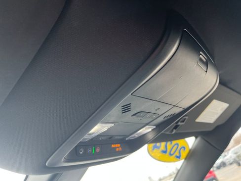 Used 2024 Buick Enclave Premium image 17