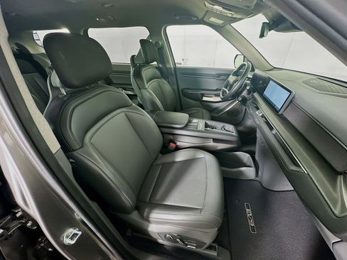 Used 2024 Kia EV9 Light Long Range image 32