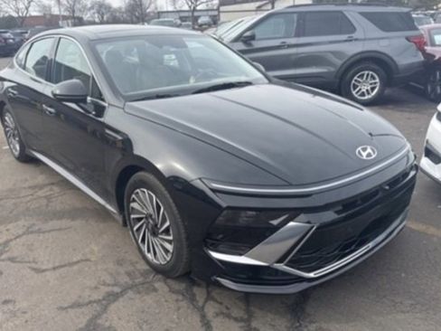 Used 2024 Hyundai Sonata Limited image 9