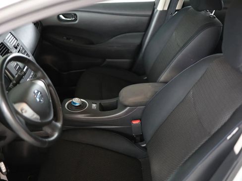 Used 2014 Nissan Leaf S image 3