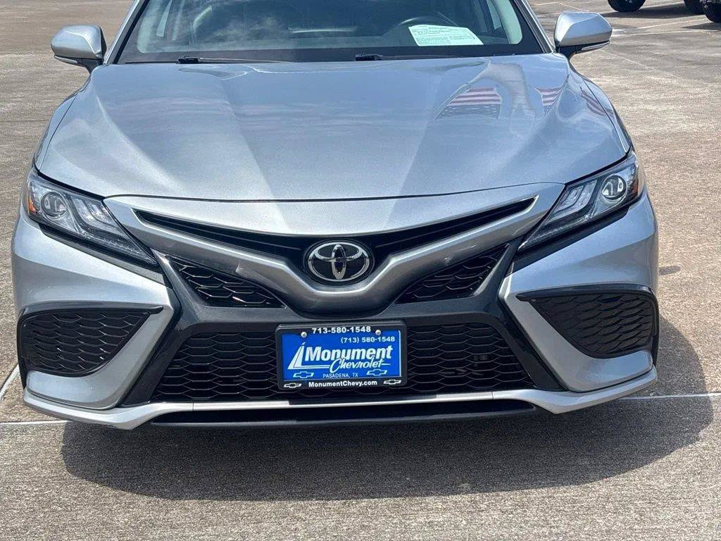 Used 2024 Toyota Camry XSE FWD image 3