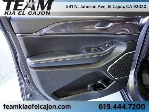 Used 2022 Jeep Grand Cherokee L Laredo image 24