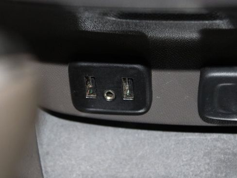 Used 2016 Chevrolet Malibu LT image 28