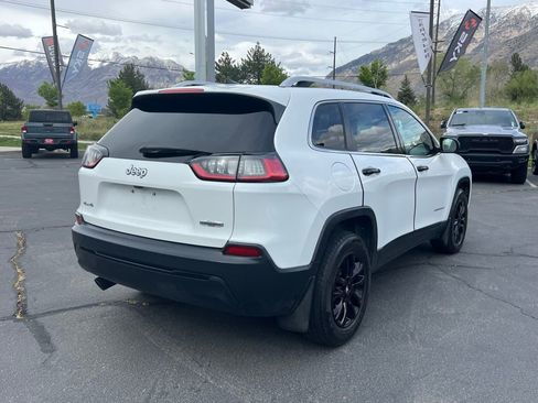 Used 2019 Jeep Cherokee Latitude w/ Popular Appearance Group AWD/4WD image 11