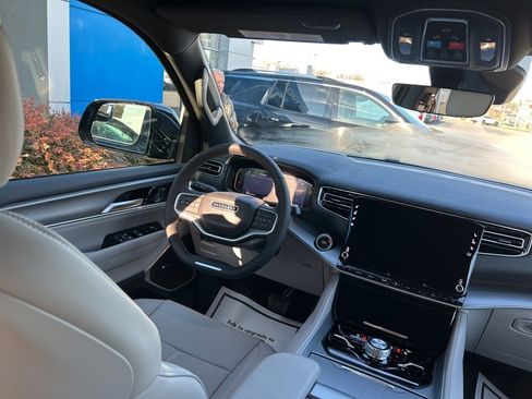 New 2025 Jeep Wagoneer Series II w/ Convenience Group I image 20