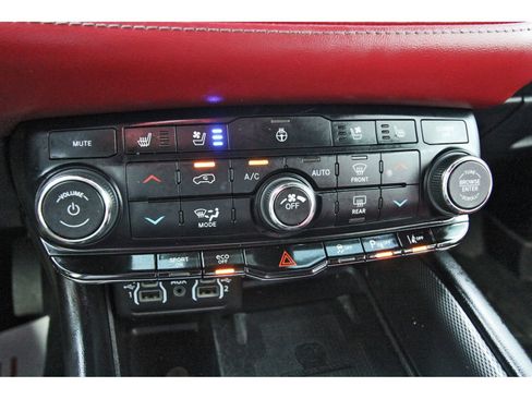 Used 2021 Dodge Durango R/T w/ Technology Group AWD/4WD image 28