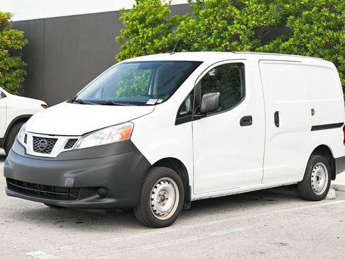 Used 2018 Nissan NV200 S FWD image 1