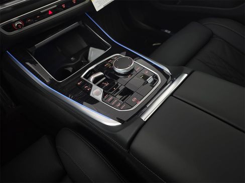 New 2026 BMW X5 xDrive50e w/ M Sport Package image 25