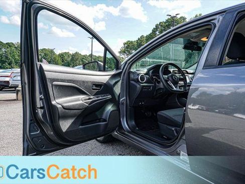 Used 2020 Nissan Versa S FWD image 18