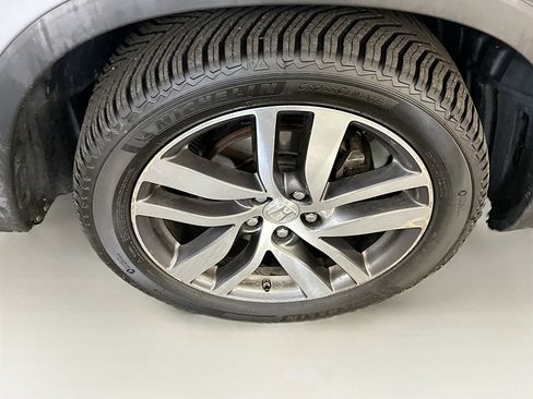 Used 2017 Honda Pilot Touring image 11