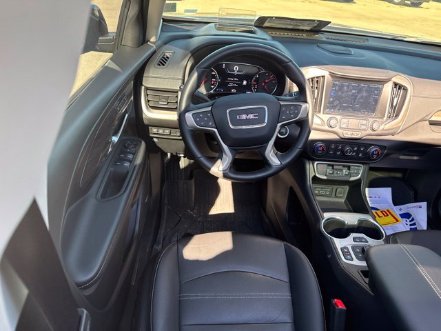 Used 2024 GMC Terrain Denali w/ Black Diamond Edition AWD/4WD image 8