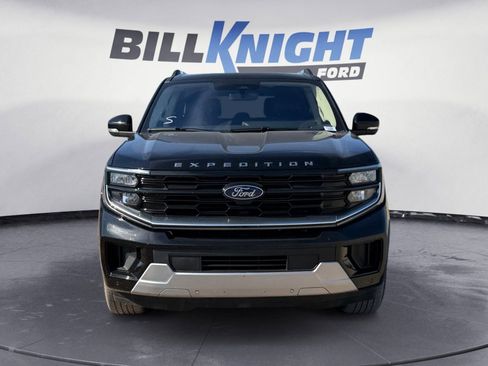 Used 2025 Ford Expedition Platinum image 8