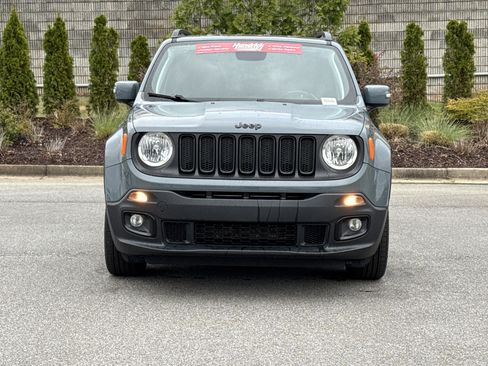Used 2018 Jeep Renegade Altitude image 3