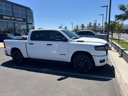 Used 2025 RAM 1500 Big Horn AWD/4WD image 2